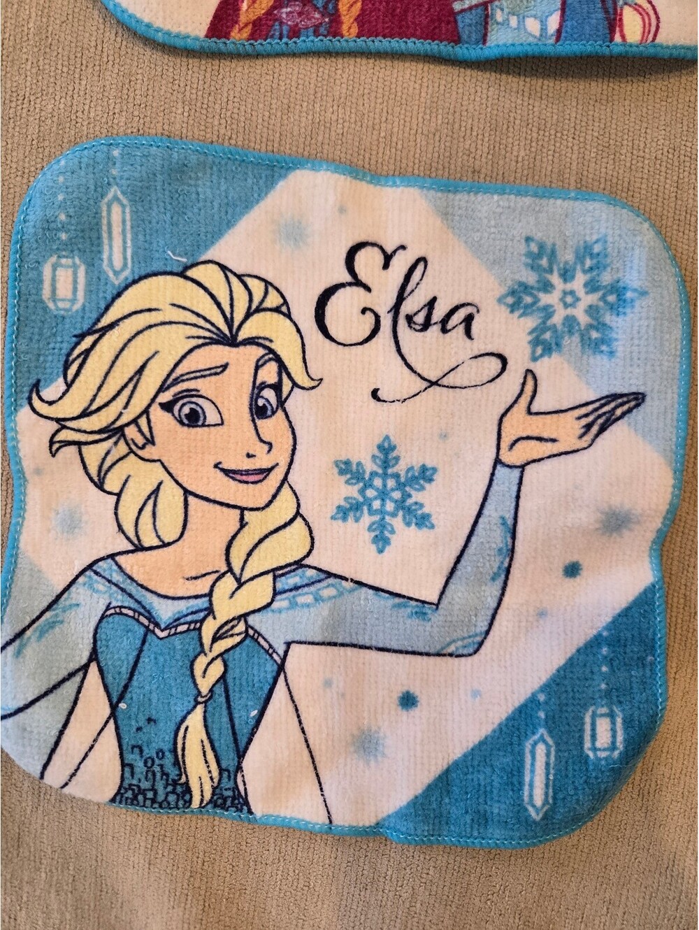 Disney Frozen Elsa square washcloth